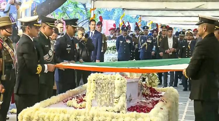 पंचतत्व में विलीन हुए मनमोहन सिंह, नम आंखों से देश ने दी अंतिम विदाई  