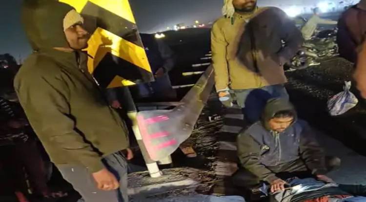 वाराणसी-प्रयागराज हाईवे पर हादसा, दो बाइकों की भिड़ंत में 1 की मौत, 3 की हालत गंभीर