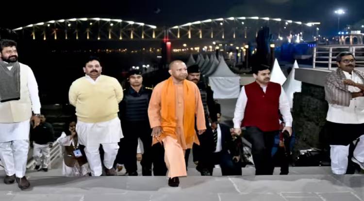  दो दिवसीय दौरे पर आज वाराणसी आएंगे सीएम योगी, बाबा विश्वनाथ के मंदिर में करेंगे दर्शन-पूजन, विकास कार्यों की करेंगे समीक्षा