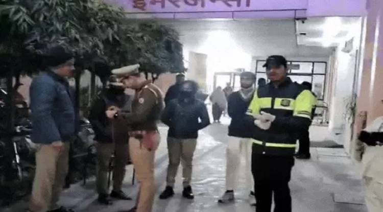 Moradabad:  फंदे पर लटकी मिली टीचर की लाश, 'पापा ने मम्मी को लटका दिया...बात नहीं कर रहीं', 4 साल की बेटी ने नानी को वीडियो कॉल कर बताई पूरी सच्चाई