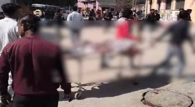 बरेली की मांझा फैक्ट्री में ब्लास्ट: तीन के उड़े चीथड़े, मालिक का हाथ कटकर 5 फीट दूर गिरा, शीशा ग्राइंडिंग के दौरान हुआ धमाका