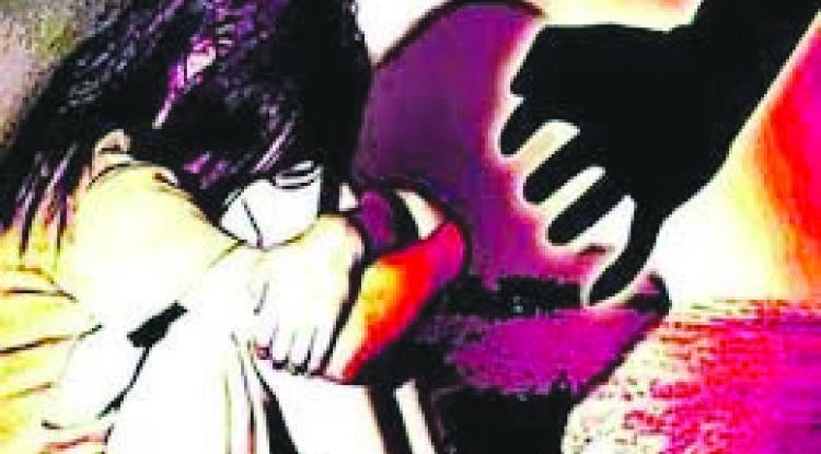 आठ साल की बच्ची से अधेड़ ने किया दुष्कर्म