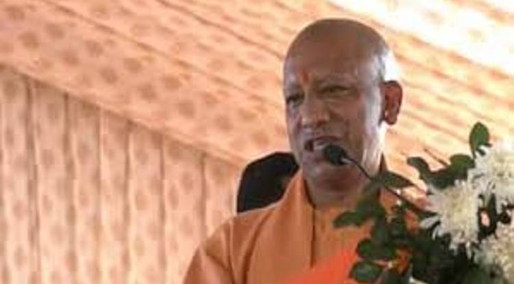महाकुंभ के सफाई कर्मियों लिए योगी का बड़ा एलान, 10 हजार का बोनस 16000 माह न्यूनतम वेतन और मुफ्त इलाज की घोषणा