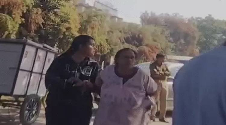 मां और बहन से झगड़ा करने के बाद पांचवीं मंजिल से कूद गई युवती, मौत