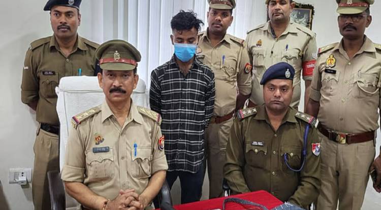 चोरी का 90 मोबाइल लेकर पंहुचा था वाराणसी, जीआरपी ने पकड़ा 