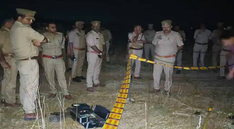 बलिया में पुलिस मुठभेड़ के बाद 4 आरोपी गिरफ्तार, एक को लगी गोली, 63 एटीएम कार्ड और हथियार बरामद
