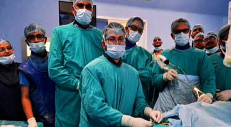 BHU अस्पताल में 9 माह के बच्चे की हुई जटिल सर्जरी, किडनी और पेशाब की थैली में थी पथरी