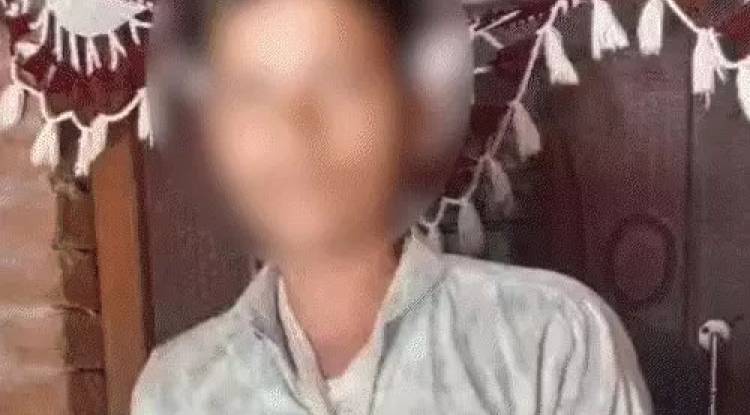 बोतल छूने पर टीचर ने दलित छात्र की उंगली तोड़ी