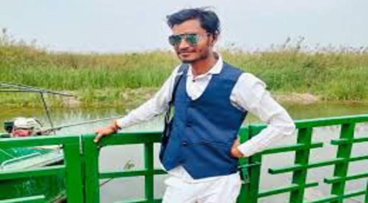 लखीमपुर खीरी में पत्नी से परेशान पति ने फांसी लगाकर दे दी जान, वीडियो और सुसाइड नोट में बताई आपबीती