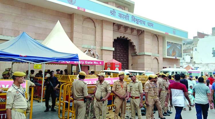 काशी में जुमे की नमाज को लेकर अलर्ट रही पुलिस