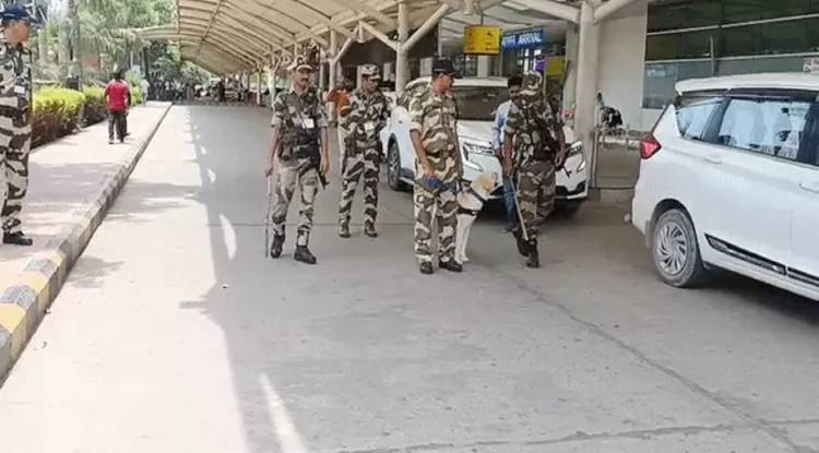  काशी में हाई अलर्ट:  एयरपोर्ट और प्रमुख स्थानों की बढ़ाई गई सुरक्षा, 30 स्थानों पर लगे वार्निंग सायरन