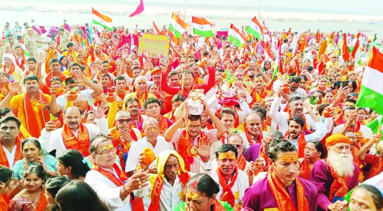  5 नदियों के जल से बाबा विश्वनाथ का जलाभिषेक