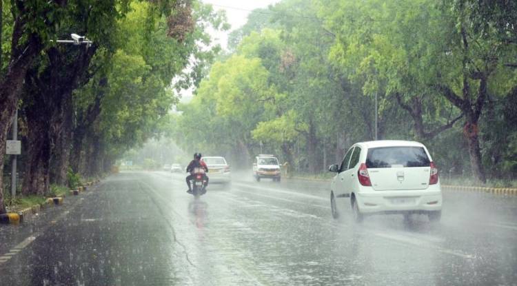 जल्द मिलने वाली है भीषण गर्मी से निजात....17 से 19 जून तक इन राज्यों में होगी झमाझम बारिश