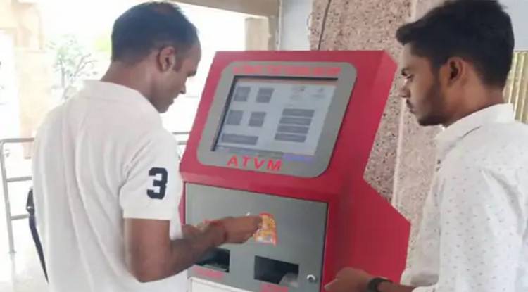 कैंट स्टेशन से फर्जी जनरल टिकट की बिक्री में आरोपी गिरफ्तार, दर्ज हुई थी FIR