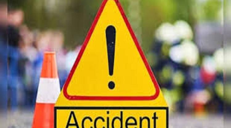 सड़क हादसे में महिला की गई जान, परिवार में मचा कोहराम 