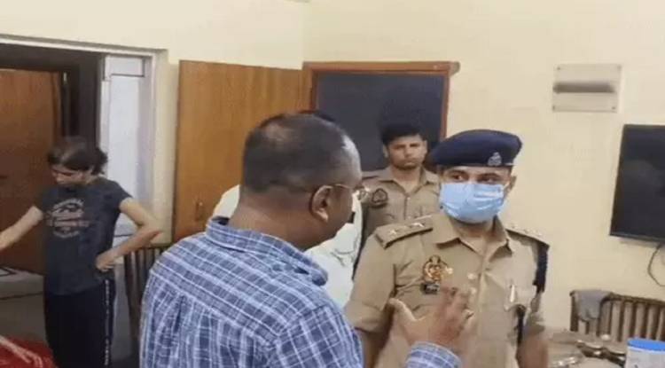 वाराणसी में रिटायर्ड पुलिस इंस्पेक्टर ने खुद को मारी गोली, कॉलोनी में मचा हड़कंप 