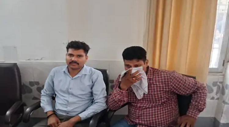 वाराणसी में घूस लेते दरोगा और सिपाही रंगेहाथ गिरफ्तार, एंटी करप्शन टीम की कार्रवाई से पुलिस महकमे में हड़कंप