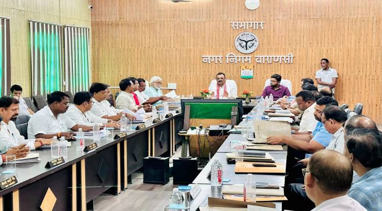 वाराणसी में पूरे सावन नहीं बिकेगा मांस व मछली, दुकानें खुली मिलीं तो दर्ज होगी एफआईआर,  मेयर ने नगर निगम कार्यकारिणी की मीटिंग में दिए निर्देश 