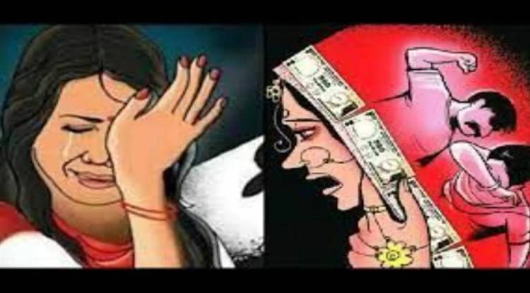 वाराणसी में दहेज उत्पीड़न का मामला: नवविवाहिता ने पति समेत आठ पर लगाया गंभीर आरोप