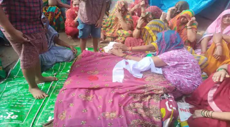 फर्रुखाबाद में दिल दहला देने वाली वारदात, शोहदों ने महिला पर पेट्रोल डालकर जिंदा जलाया, मौत