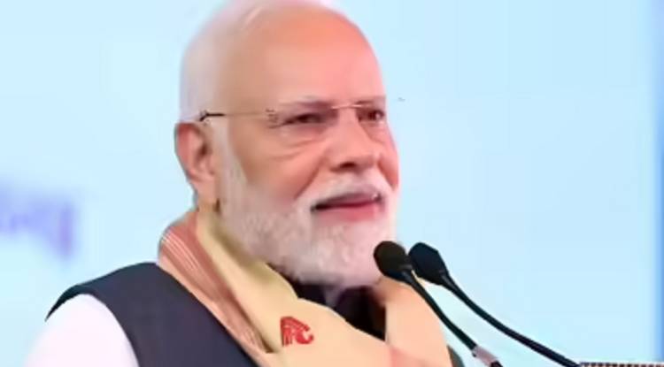 पीएम के जन्मदिम पर उत्सवी रंगों में रंगी काशी