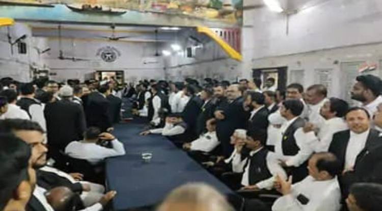 वकील-पुलिस विवाद पर अफसरों से बात करेगी टीम-11