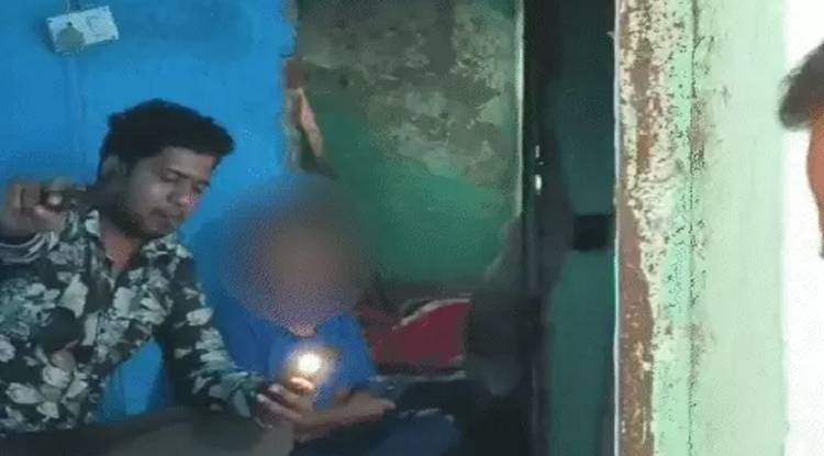 कन्नौज: सिरफिरे प्रेमी ने प्रेमिका के बेटे को तमंचे के बल पर बनाया बंधक, 4 माह पहले 3 बच्चों की मां से की थी कोर्ट मैरिज, जानें पूरा मामला