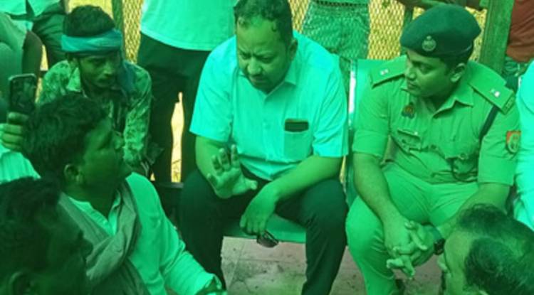 चंदौली में सड़क पर खून से लथपथ मिला युवक का शव, ग्रामीणों ने किया जाम