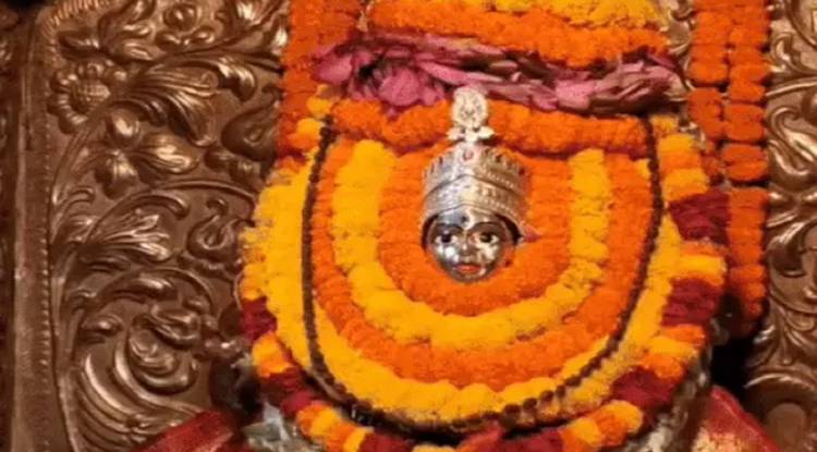 शारदीय नवरात्रि का आठवां दिन: महागौरी, मंगला गौरी और मां अन्नपूर्णा की पूजा,  जयकारों से गूंजा प्रांगण