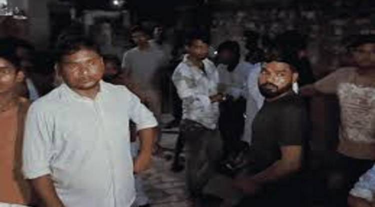 चंदौली में खौफनाक वारदात : शादी से इनकार पर प्रेमी ने प्रेमिका को मारी गोली, वाराणसी में बुआ के घर आकर किया सुसाइड