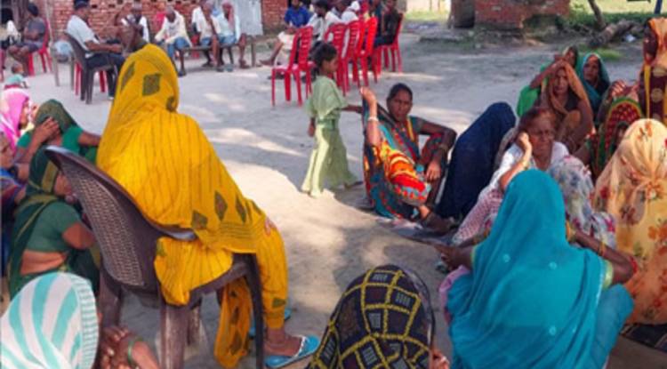 आजमगढ़ में शादी से पहले युवक ने की आत्महत्या, गांव में पसरा मातम, बेटे की मौत पर बिलखते हुए बोली मां, 'मेरे लाल को बुला दो