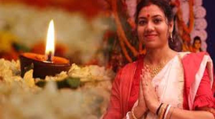 करवा चौथ का पर्व आज : पति की लंबी उम्र के लिए सुहागिनें रखेंगी निर्जला व्रत, 7 बजकर 58 मिनट पर होगा चंद्रोदय