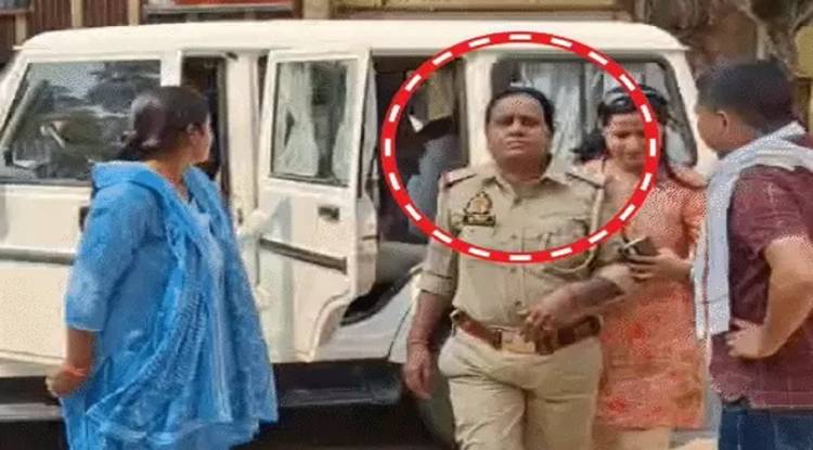 वाराणसी में एंटी करप्शन टीम की बड़ी कार्रवाई, महिला थाना प्रभारी रिश्वत लेते रंगेहाथ गिरफ्तार