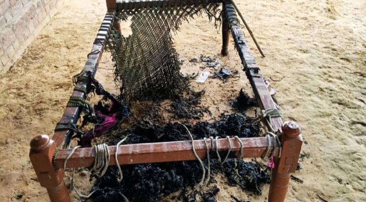 जौनपुर में सनसनीखेज वारदात: सोते समय युवक पर पेट्रोल डालकर लगाई आग, 50 प्रतिशत तक झुलसा