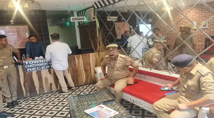 होटल टाउन हाउस में सेक्स रैकेट का भंडाफोड़, पुलिस छापे में 2 रशियन युवतियां खिड़की से भागीं