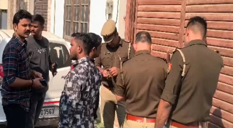 दिल्ली धमाके के बाद यूपी में हाई अलर्ट, ATS ने लखनऊ-सहारनपुर-मुजफ्फरनगर में की छापेमारी