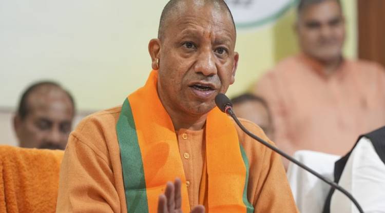 मुख्यमंत्री का कड़ा रुख : अवैध घुसपैठियों पर त्वरित कार्रवाई के निर्देश, हर जिले में बनेगा अस्थायी डिटेंशन सेंटर