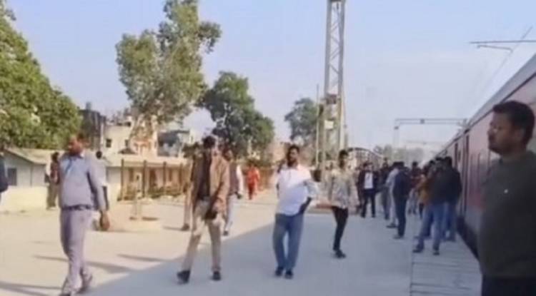 अयोध्या में बम की अफवाह से दो ट्रेनें स्टॉप, युवक गिरफ्तार