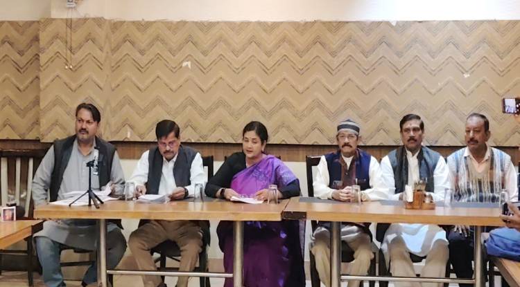 देह व्यापार मामले में फ्लैट मालिक ने खुद को बताया बेगुनाह, सोशल मीडिया पर फैल रहे दुष्प्रचार का किया खंडन