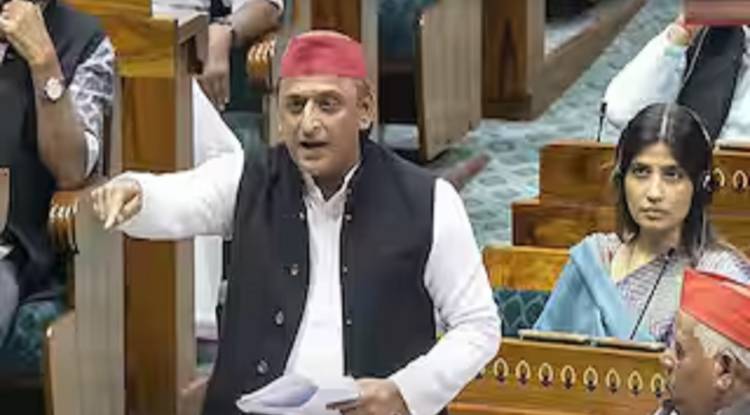 UP: ‘वंदे मातरम् सिर्फ नारा नहीं, जिम्मेदारी है’; लोकसभा में अखिलेश का सत्ता पक्ष पर वार