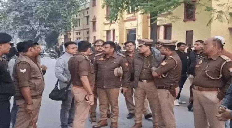 विद्यापीठ में LLM छात्र पर पिस्टल तानी, हंगामा: तीन पूर्व छात्र आरोपित, हॉस्टल में पुलिस की सघन जांच