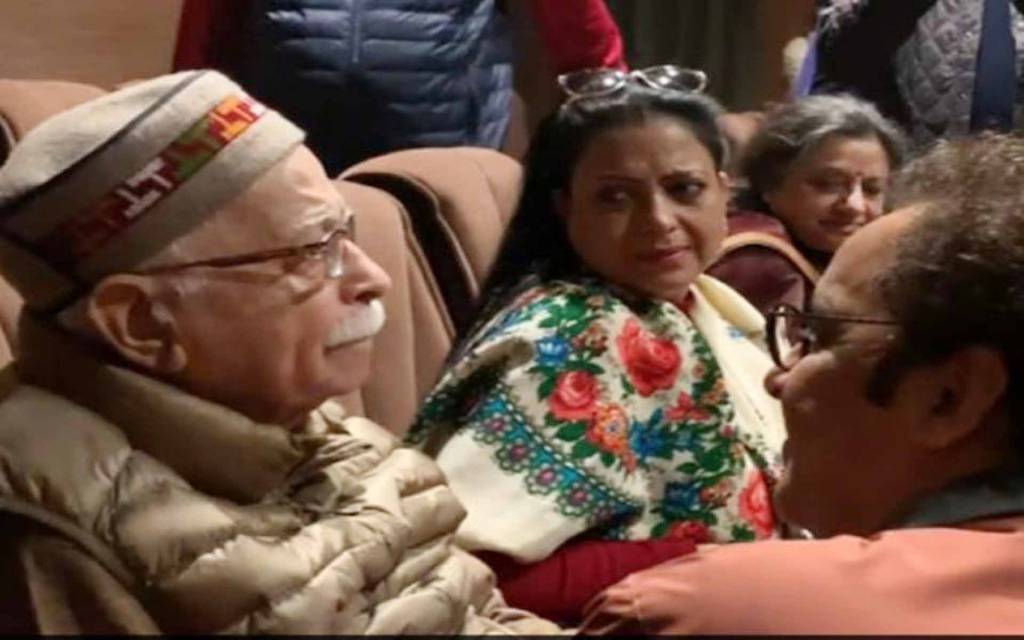लाल कृष्ण आडवाणी ने लोकसभा में गुजरात और विधानसभा में दिल्ली में डाले वोट तो वोटर लिस्ट से हटा नाम