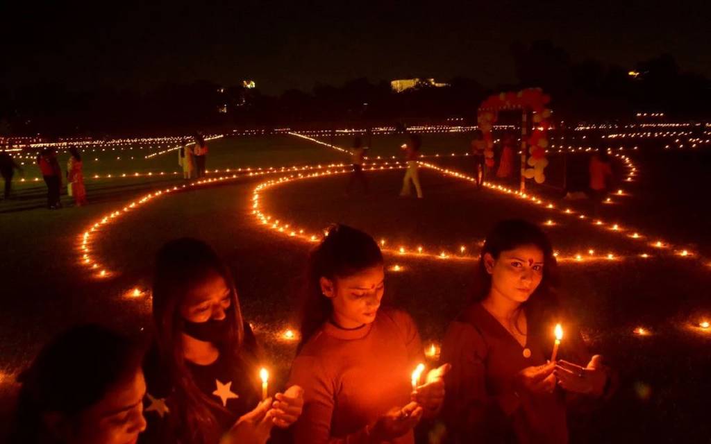 छोटी दीपावली पर जले खुशियों के दीप, रोशन हुआ घर-आंगन