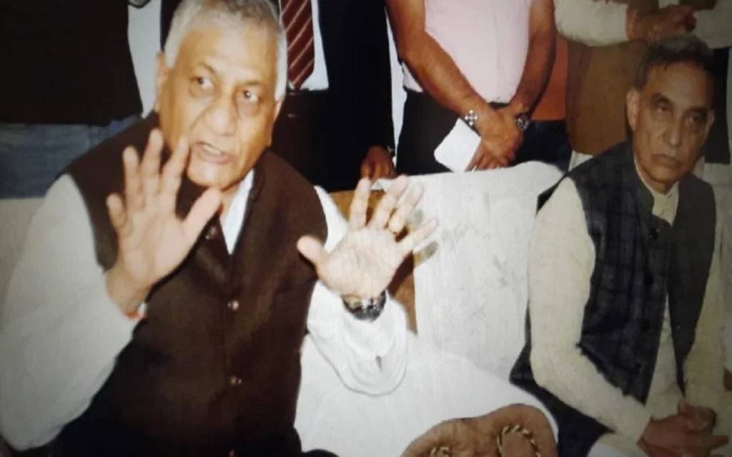 नेशनल हाईवे की हालत देख भड़के केंद्रीय मंत्री,एनएचएआई के अधिकारियों को जमकर लगाई फटकार