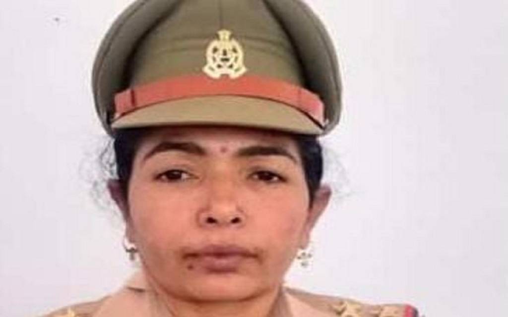 घूसखोर महिला दरोगा पुलिस सेवा से बर्खास्त, रिश्वत लेते हुए पकड़ी गई 