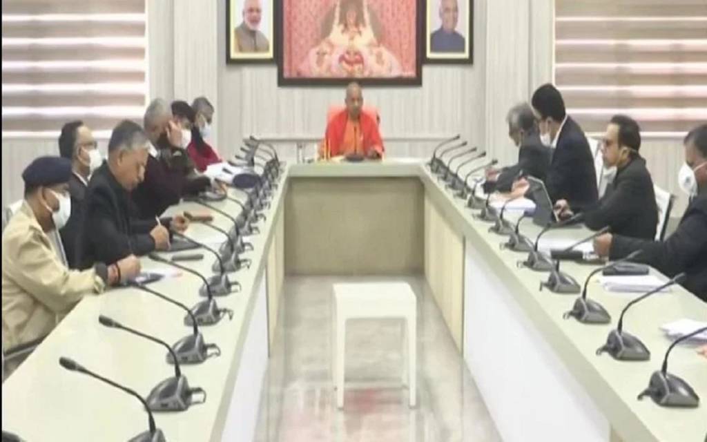 सीएम ने जारी किए नए दिशानिर्देश: 25 दिसंबर से रात 11 बजे से सुबह 5 बजे तक लगेगा नाइट कर्फ्यू ,शादियों में 200 से ज्यादा लोगों को इजाजत नहीं