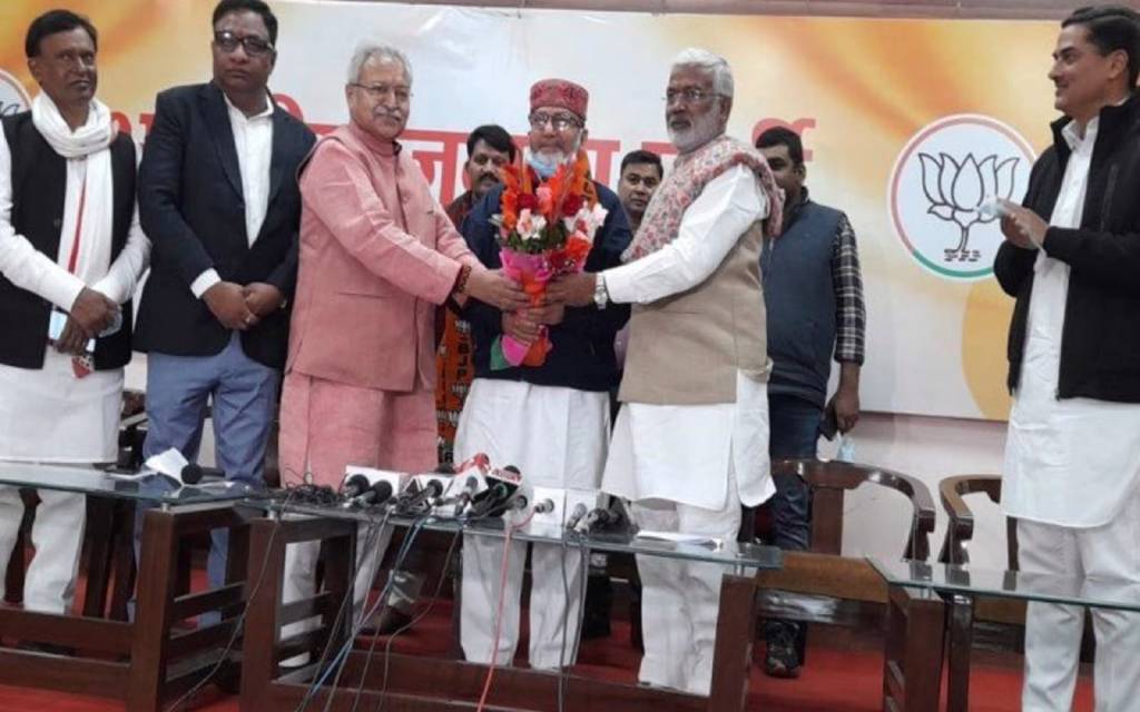 UP Election 2022: विधानसभा चुनाव से पहले समाजवादी पार्टी को झटका, शतरुद्र प्रकाश ने साइकिल की सवारी छोड़ कर,थामा भाजपा का दामन