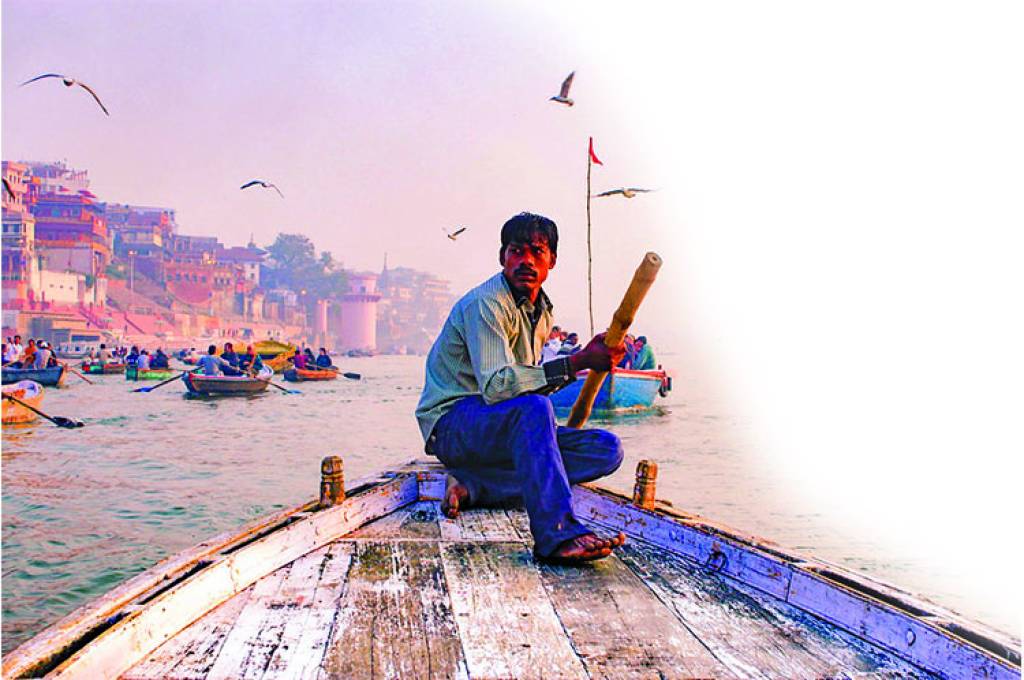 विकास का आभार, किन्तु महंगी की मार से डगमगा रही पतवार