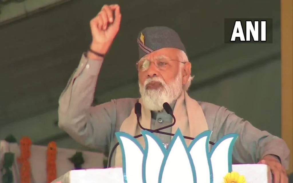 अल्मोड़ा में बोले मोदी- सबमे डालो फुट- मिल कर करो लूट, कांग्रेस की नीति