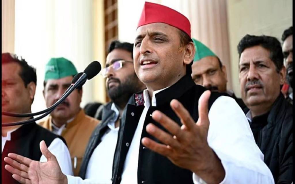 रायबरेली में अखिलेश का योगी पर हमला,कहा- जो कभी धुआं उड़ाते थे वो धुंआ हो गए